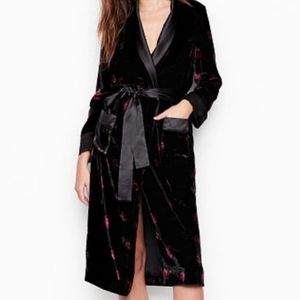 NWT! Victoria's Secret Floral Velvet Robe